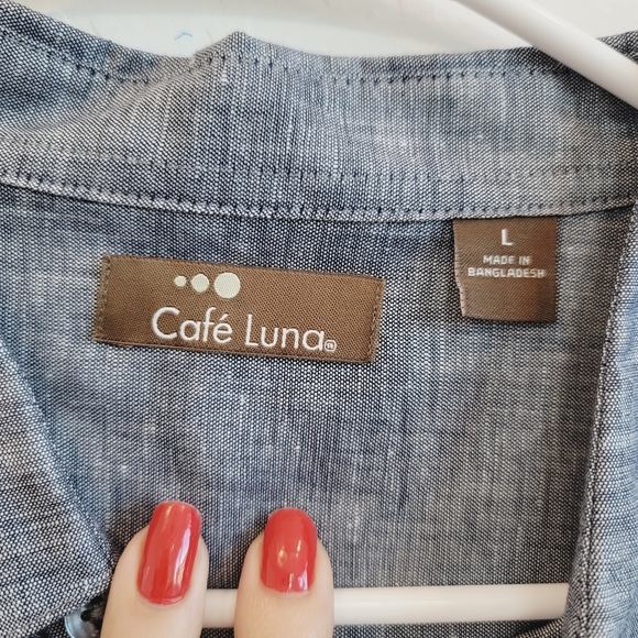 Café Luna Short Sleeve Button Down Shirt Large - Picture 5 of 8